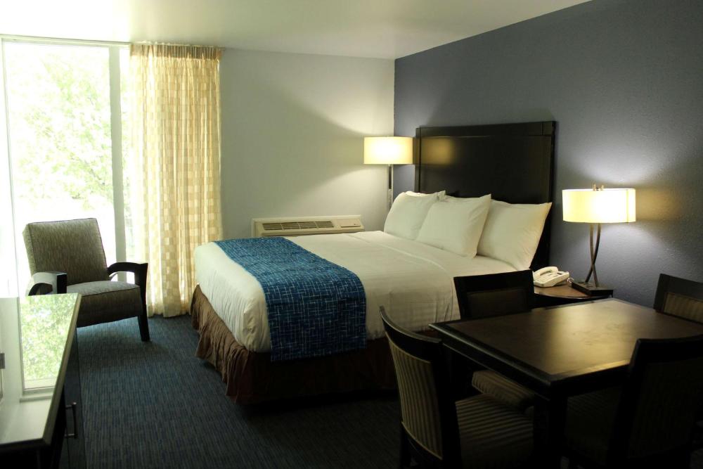 Superior King Studio Suite - Non-Smoking interior
